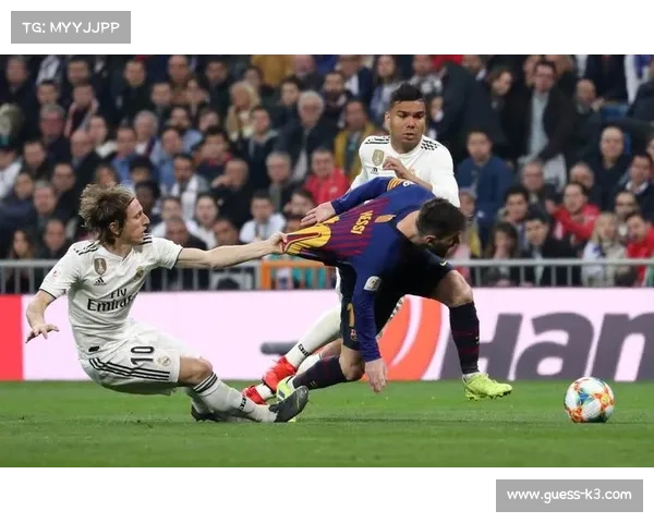 巴萨后防连续失误险送良机，库巴西门线解围化解单刀危机